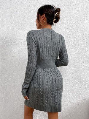 Вязаное однотонное платье-свитер