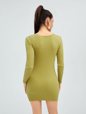 Облегающее платье-свитер с драпировкой с разрезом