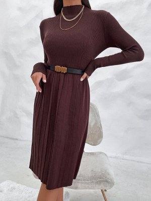 Платье-свитер с воротником-стойкой в рубчик без пояса