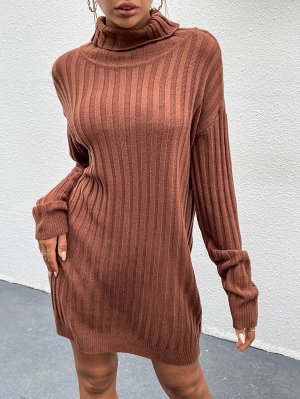 Оригинальное платье-свитер без ремня