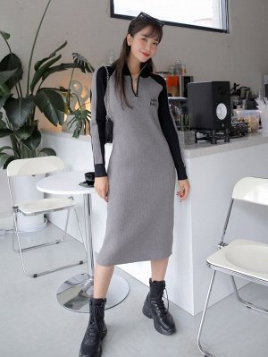 DAZY Платье-свитер на молнии двухцветный с текстовой вышивкой
