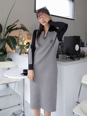 DAZY Платье-свитер на молнии двухцветный с текстовой вышивкой