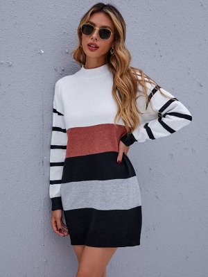 Контрастное платье-свитер с полосками