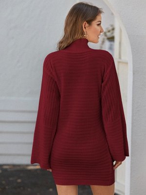 Платье-свитер с высоким вырезом без пояса