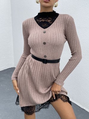 Платье-свитер с кружевной отделкой на пуговицах с поясом
