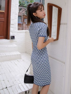 DAZY Платье с воротником-поло и геометрическим рисунком