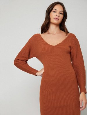 Платье-свитер с V-образным воротником