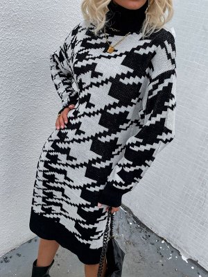 Платье-свитер с геометрическим узором