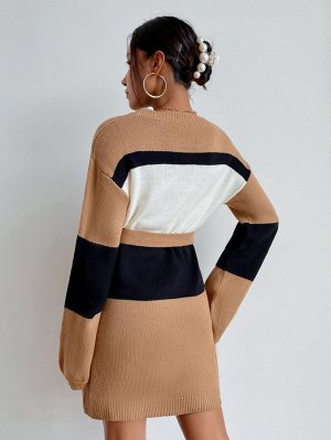 Вязаное платье-свитер в рубчик с поясом
