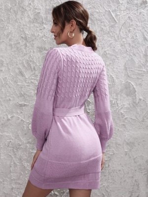 Вязаное вязаное платье-свитер с поясом
