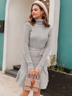 Simplee Платье-свитер с поясом и высоким воротником