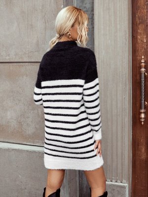 Платье-свитер с воротником-стойкой в полоску плюшевый без пояса