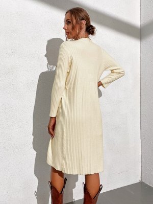 Платье-свитер в рубчик на пуговицах с поясом
