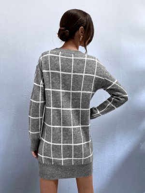 Платье-свитер в клетку без пояса