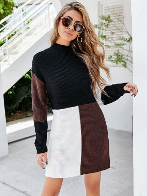 Платье-свитер контрастный с воротником-стойкой