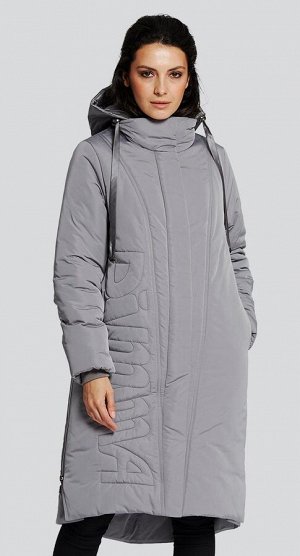 2120 серый Зимнее пальто-парка от российского производителя D’imma Fashion Studio. Удобные боковые разрезы на молнии, удлиненная спинка. Капюшон затягивается на кулиску, при необходимости&nbsp;&nbsp;о