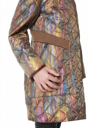 31848 хаки Утепленная стеганая куртка для девочки отвечает всем критериям комфорта. Она оберегает от ветра, дождя и любых проявлений непогоды в межсезонье. Куртка выглядит эффектно благодаря яркой тка