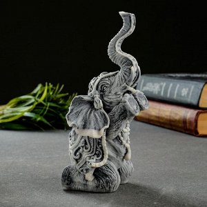 Сувенир "Слон с четками на коленях" 14,5см