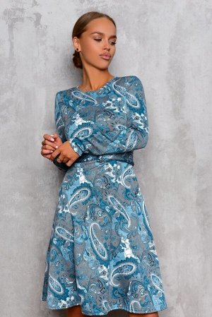 Платье Популярный фасон платья с расклешенной юбкой.
Универсальный крой позволяет отвлекать внимание от проблемных участков фигуры.
Ненавязчивый принт на голубом фоне смотрится очень стильно.
Беспроиг