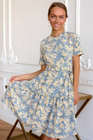Платье Идеальную посадку по фигуре в этой модели обеспечивает гармоничное сочетание фасона и приятного, практичного материала Ниагара, 100% полиэстер. Особую прелесть образу придаёт многослойная юбка 