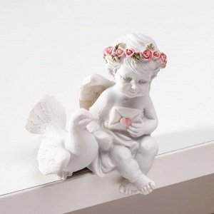 Сувенир полистоун "Белоснежный ангел в розовом венке, с голубем" 7,5х7,5х4,5 см