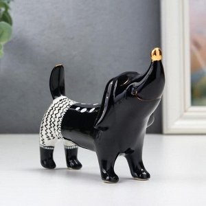 Сувенир керамика "Такса в шортах" чёрный 9,3х5,3х13,7 см