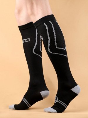 Мужские носки выше голени с геометрическим принтом