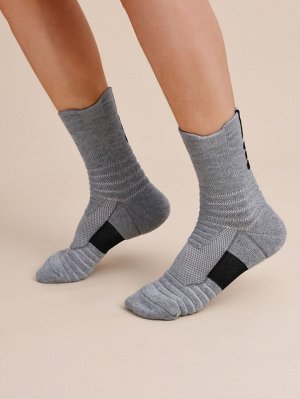 Мужские носки до середины голени с геометрическим узором