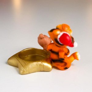 Подсвечник полистоун на 1 свечу "Тигрв колпаке с мишкой/снеговиком" МИКС 9,8х6,5х6 см