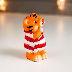 Сувенир керамика "Тигруша в полосатом свитере" МИКС 8,7х4,7х6,5 см