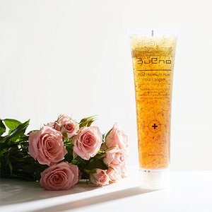 Успокаивающее и очиющее средство с лепестками роз для умывания Pure Moonlight Rose Floral Cleanser