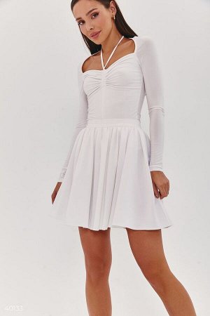 Белая юбка с поясом-баской