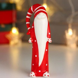 Сувенир керамика "Дед Мороз, красный кафтан в горох и колпак в полоску" 14х4,3х6 см