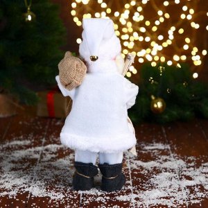 Дед мороз 29 см в белом полушубке с мешком