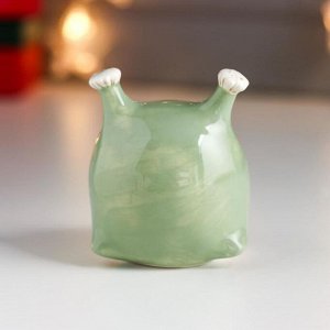 Сувенир керамика "Совёнок-малыш в зелёной шапке с кисточками" 8,7х6,8х7,1 см