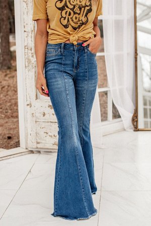Синие джинсы-клеш с декоративными швами и необработанным краями