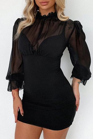 Черное обтягивающее платье с рюшами на воротнике и прозрачными вставками