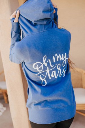 Голубое худи с вырезами для больших пальцев на рукавах и надписью на спине: Oh My Stars