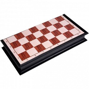 Шахматы: доска магнитная, пластиковая 23,5х23,5х2,2см, фигуры пластиковые с магнитом, в коробке (Китай)
