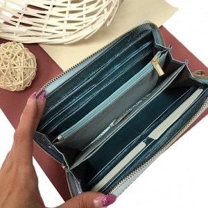 Полноразмерный кошелек LasFernando класса люкс из натуральной кожи серебристо-голубого цвета.