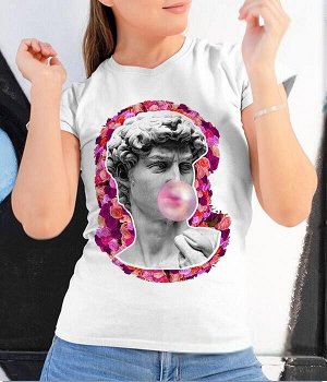 Женская футболка для девушки давид с жвачкой на фоне роз, цвет белый
