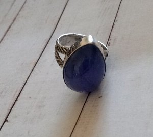 Серебряное кольцо с натуральным танзанитом