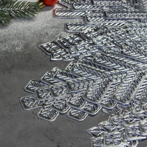 Набор салфеток сервировочных на стол Доляна «Снежинка», 4 шт, d=38 см, цвет серебро
