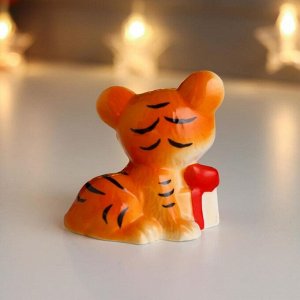 Сувенир керамика "Рыжий тигрёнок подарок с бантом" 6,8х6,8х4,5 см