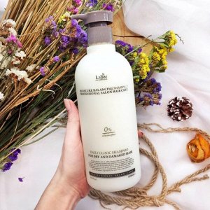 Шампунь увлажняющий бессиликоновый Lador Moisture Balancing Shampoo 530 мл, шт