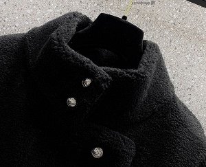 Пальто из иск. меха в комплекте с ремнем