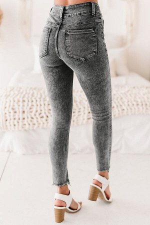Серые облегающие джинсы с разрезами на коленях и высокой посадкой
