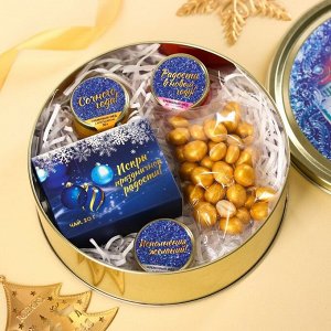 Подарочный набор «С новым счастьем»: чай 20 г., арахис 100 г., крем-мед 3 шт х 30 г.