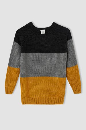 Трикотажный свитер с блочным узором для мальчиков