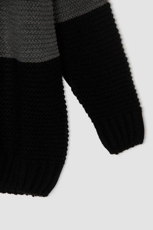 Трикотажный свитер с блочным узором для мальчиков